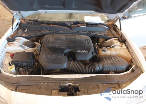 2013 Chrysler 300 Motown из США, поврежденный, VIN 2C3CCARG1DH551862